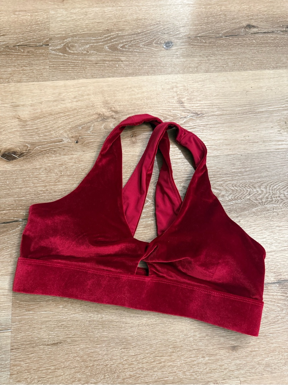 Fabletics Velvet Crossover Sports Bra - Deep Red